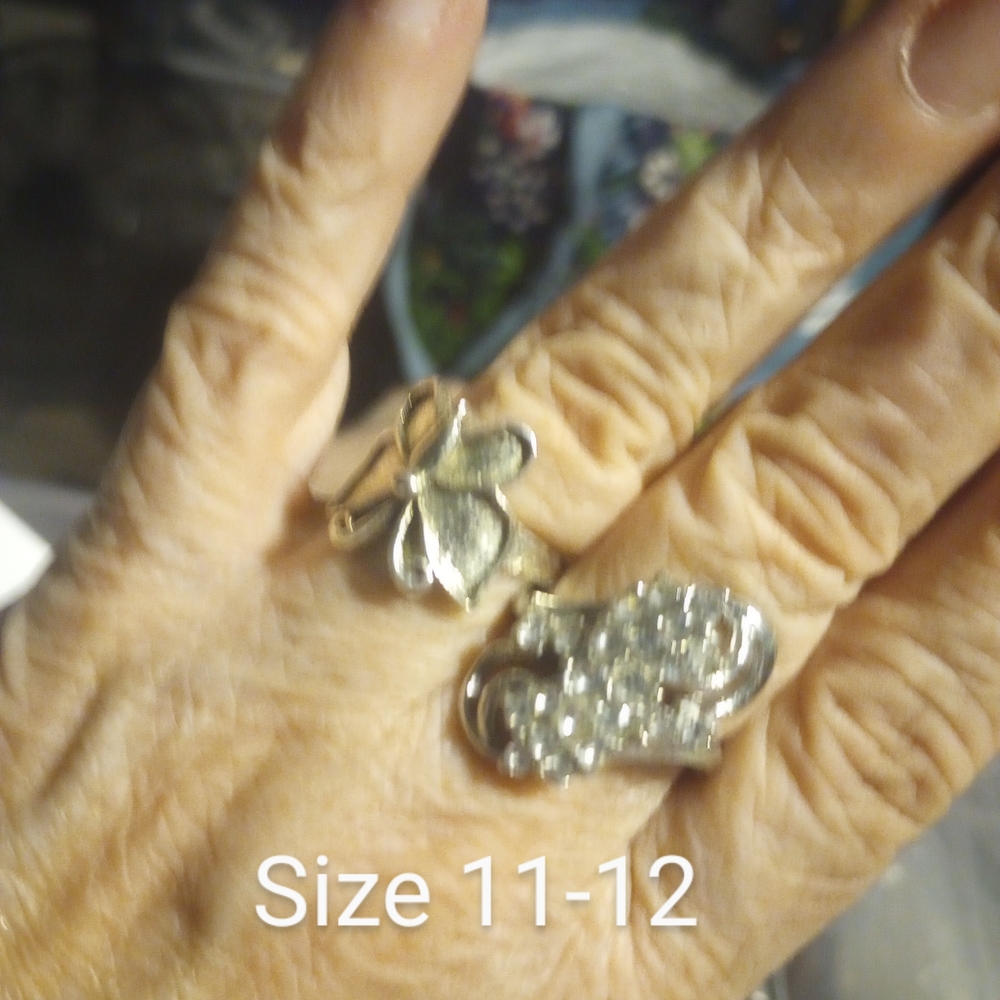 Elegant Silver and Crystal Cocktail Ring